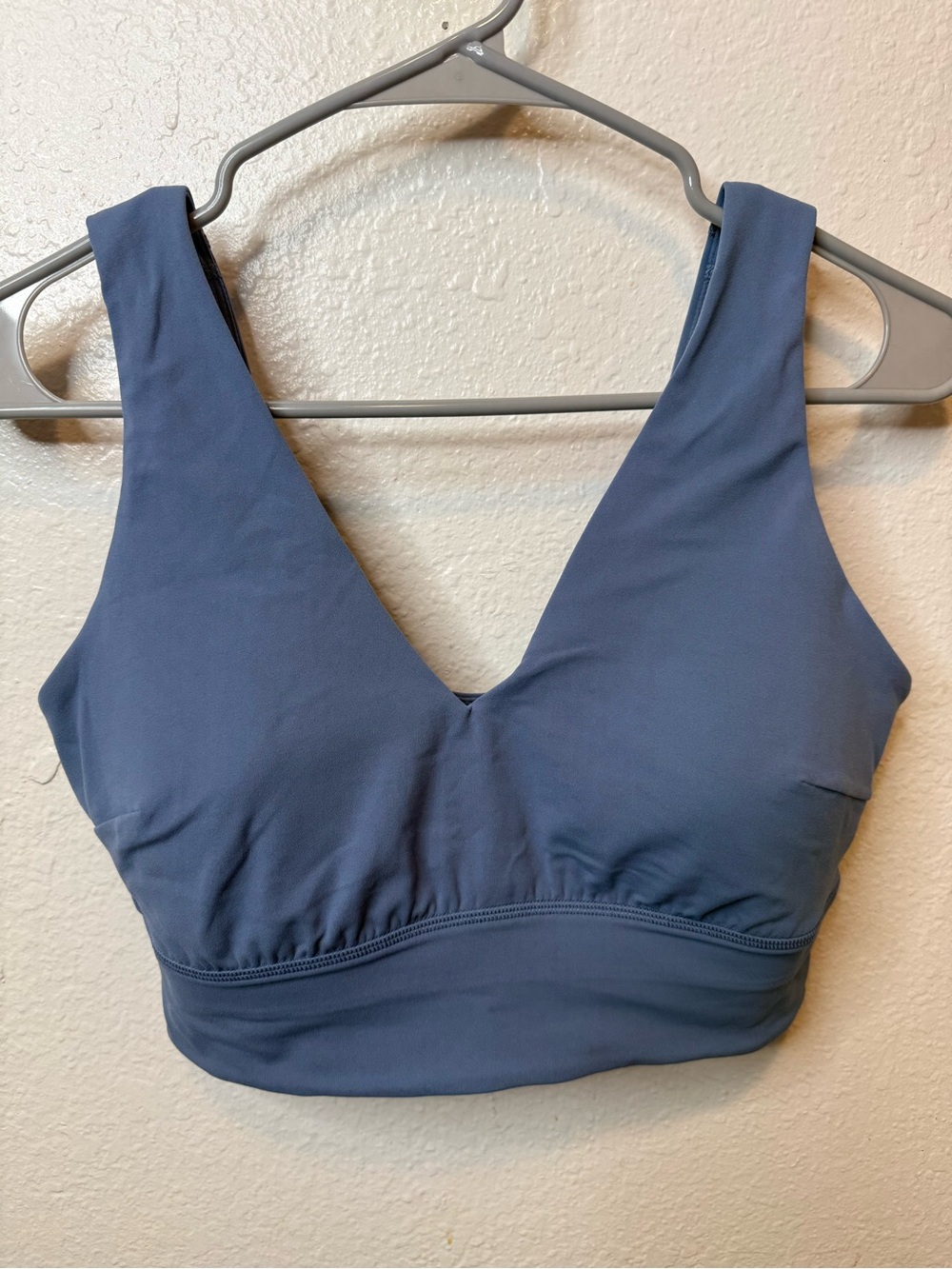 Lululemon Blue Align V-Neck Bra With Padding Size Medium Sporty Athletic Gym